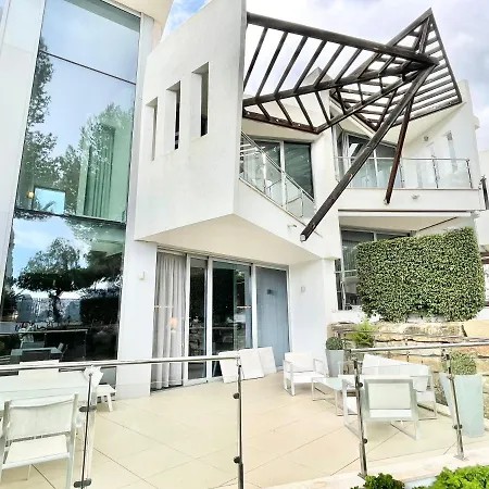 Modern In Gated Complex Sierra Blanca 마르베야