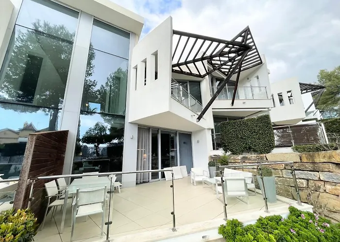 Willa Modern In Gated Complex Sierra Blanca Marbella