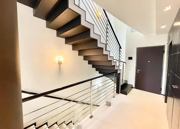 Modern In Gated Complex Sierra Blanca