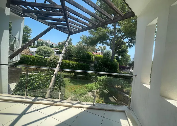 Modern In Gated Complex Sierra Blanca