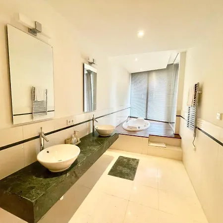 Modern In Gated Complex Sierra Blanca *