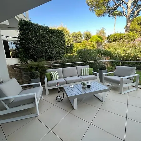 Modern In Gated Complex Sierra Blanca マルベーリャ
