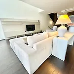 Modern In Gated Complex Sierra Blanca Willa Marbella