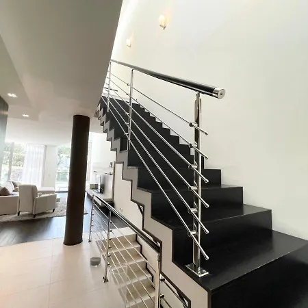 Вилла Modern In Gated Complex Sierra Blanca Марбелья